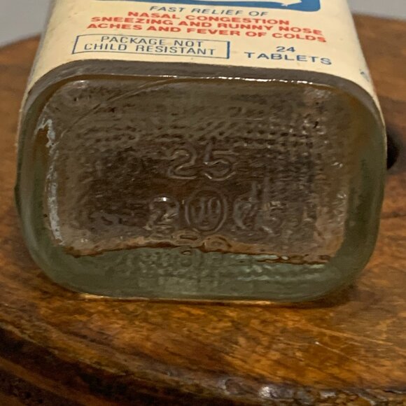 Vintage Bayer Decongestant Cold Tablets Glass Bottle - Picture 6 of 9